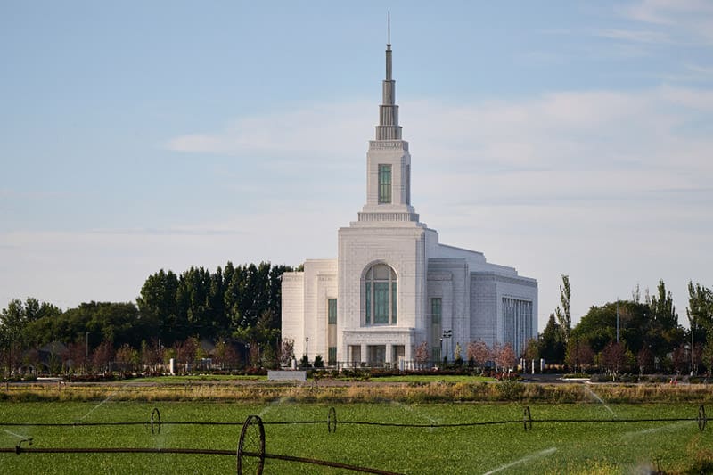 Burley Idaho Temple Open House 2025 showing the temple’s elegant white exterior before its dedication by The Church of Jesus Christ of Latter-day Saints.