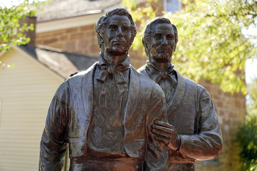Statues of Joseph Smith and Hyrum Smith at the place of their martyrdom, honoring their leadership and sacrifice. Witness a sacred reflection and presentation by Scot Proctor on the last moments of Joseph and Hyrum's lives. 