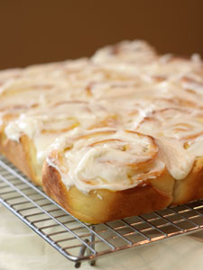 DW_Full-LemonSweetRol-with-Frosting