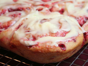 DW_Full-Raspberry-Rolls