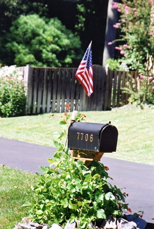 Johnson_911flagonmailbox