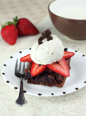 Full-New-York-Brownie-Strawberry-Shortcake